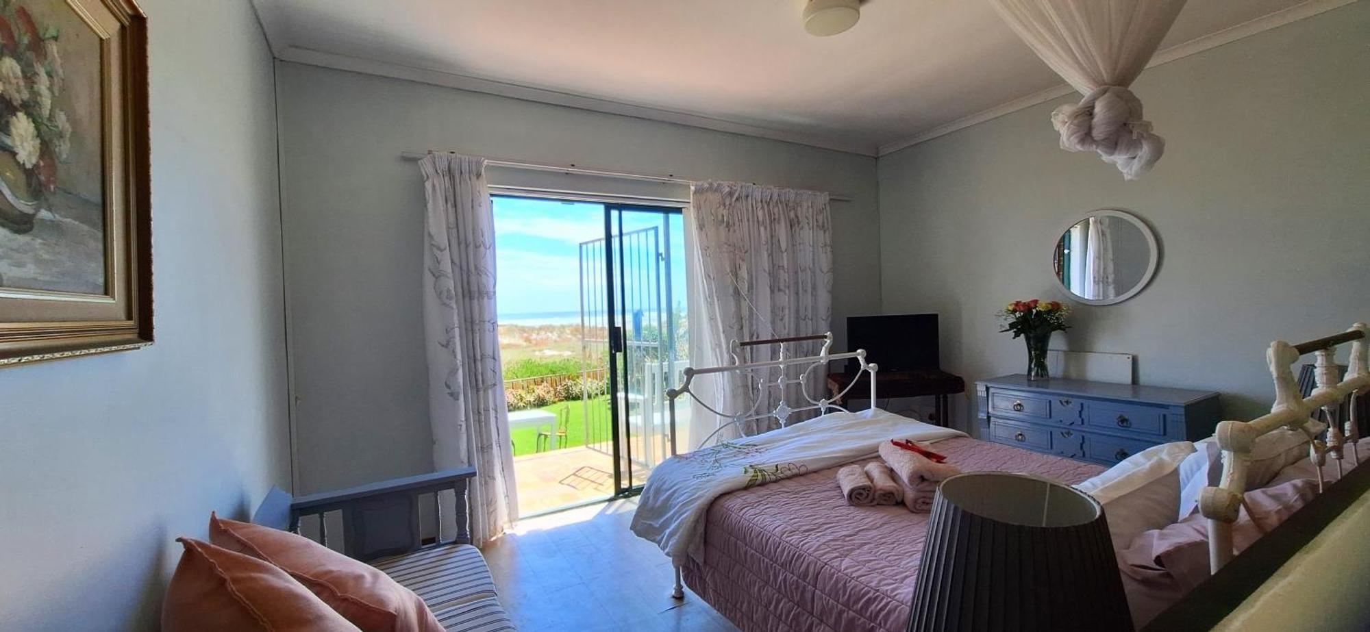 14 Penguin Place, Gasthof Melkbosstrand