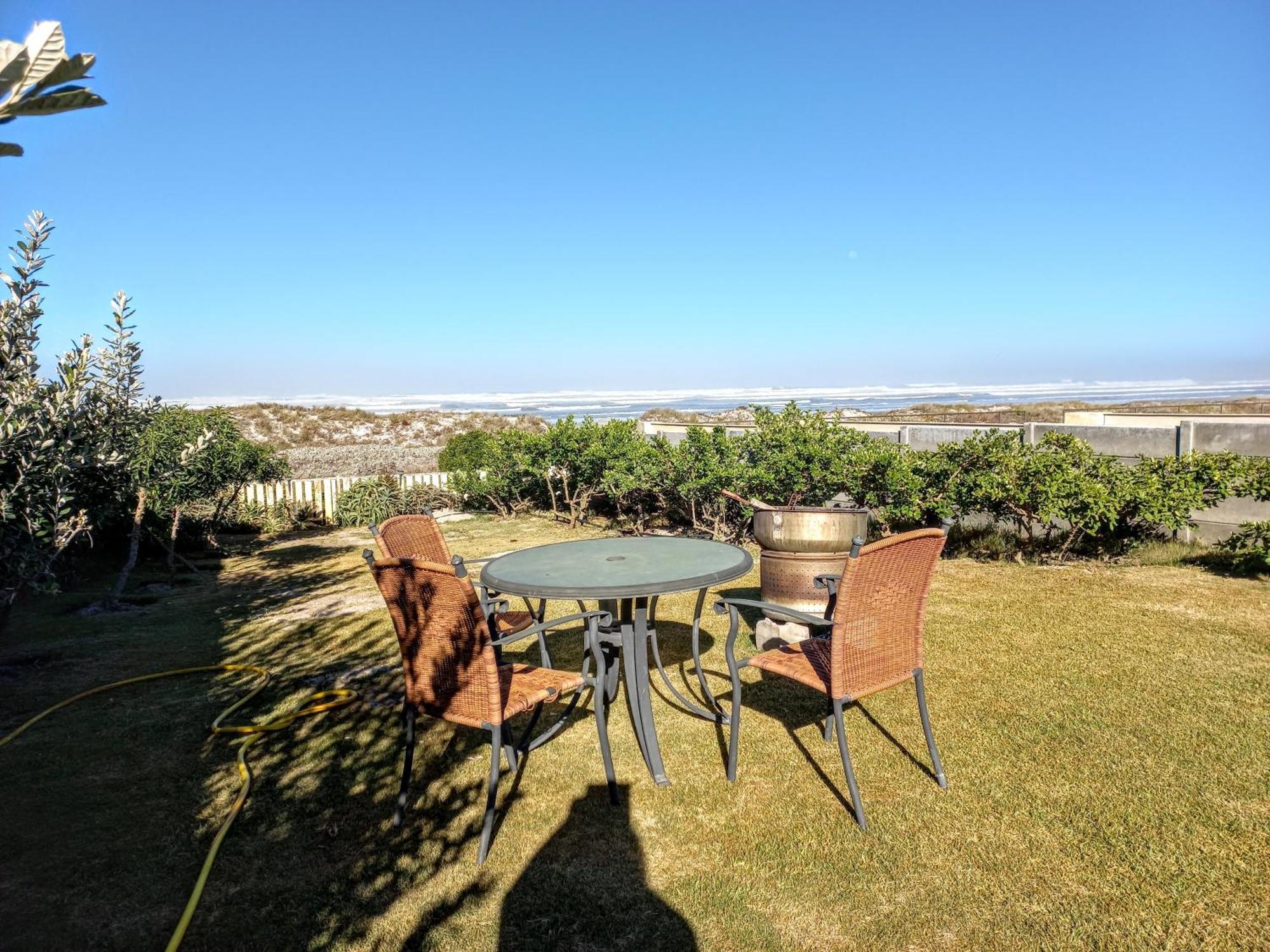 Gasthof 14 Penguin Place, Melkbosstrand
