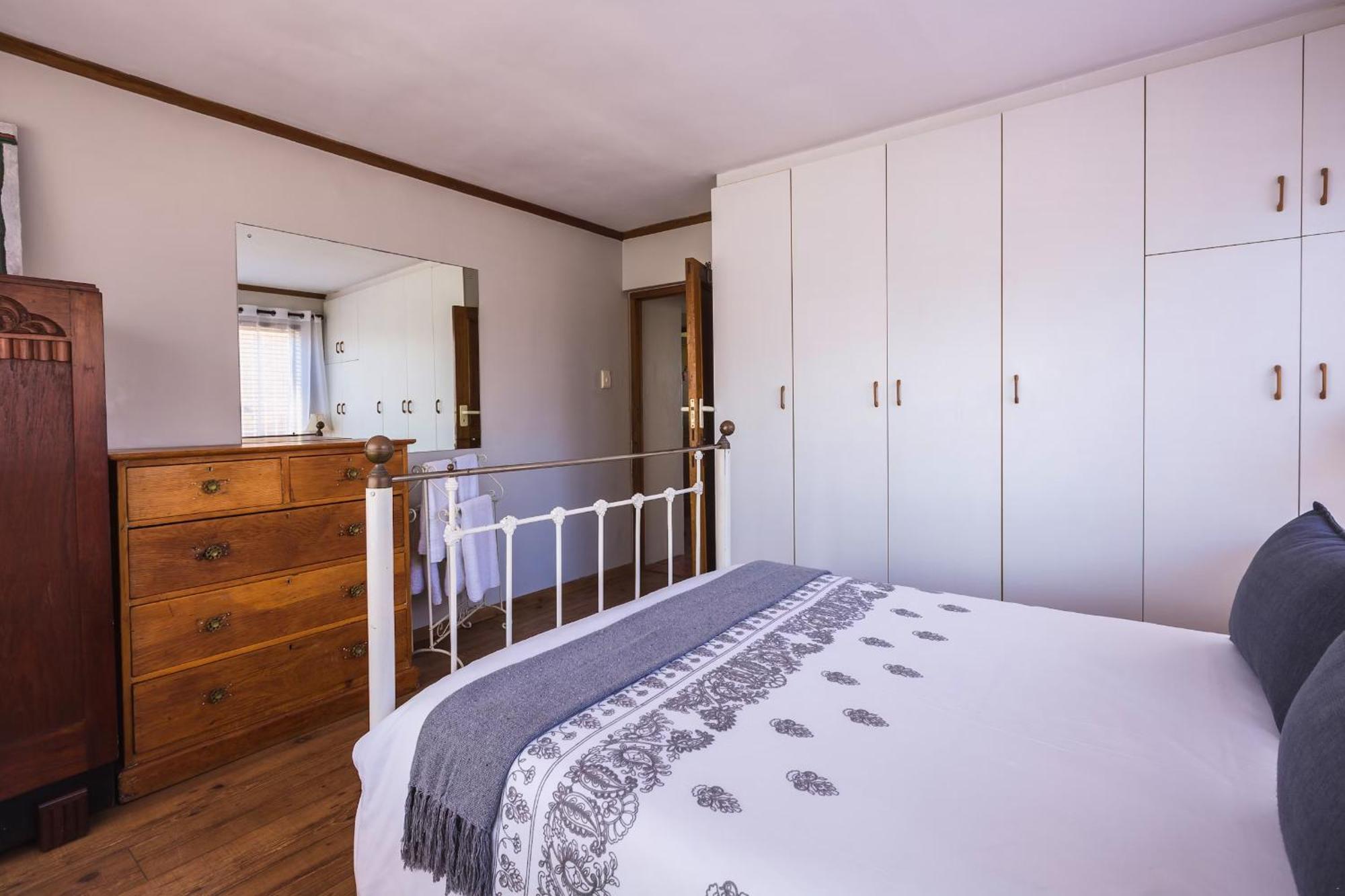14 Penguin Place, Gasthof